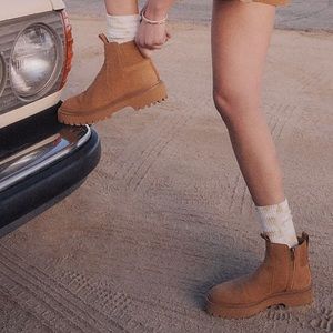 Madewell Henry Lugsole Boot in Suede size 7